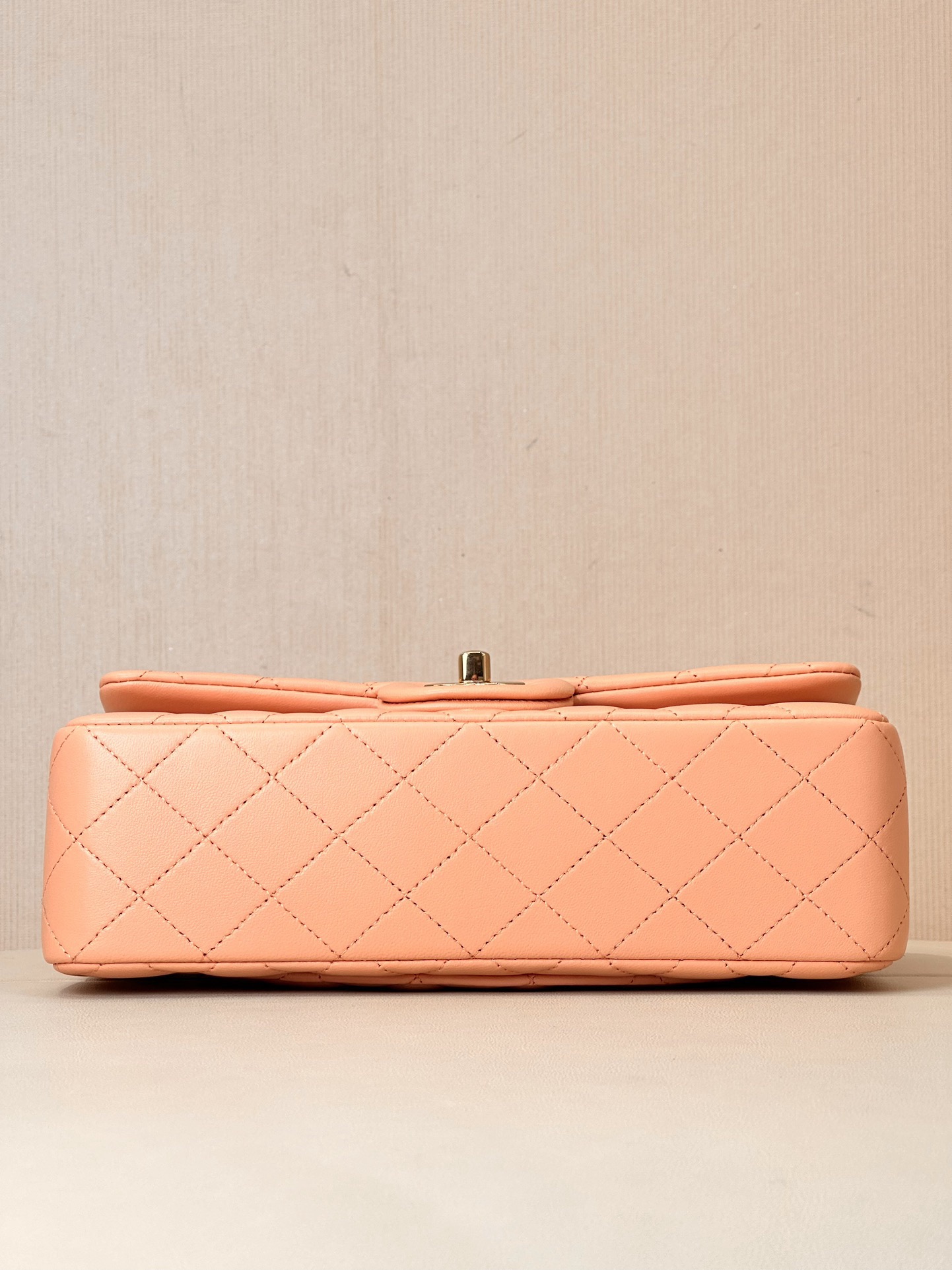 IMG_6028 CHANEL Lambskin Classic Flap Light Orange - 图片 5