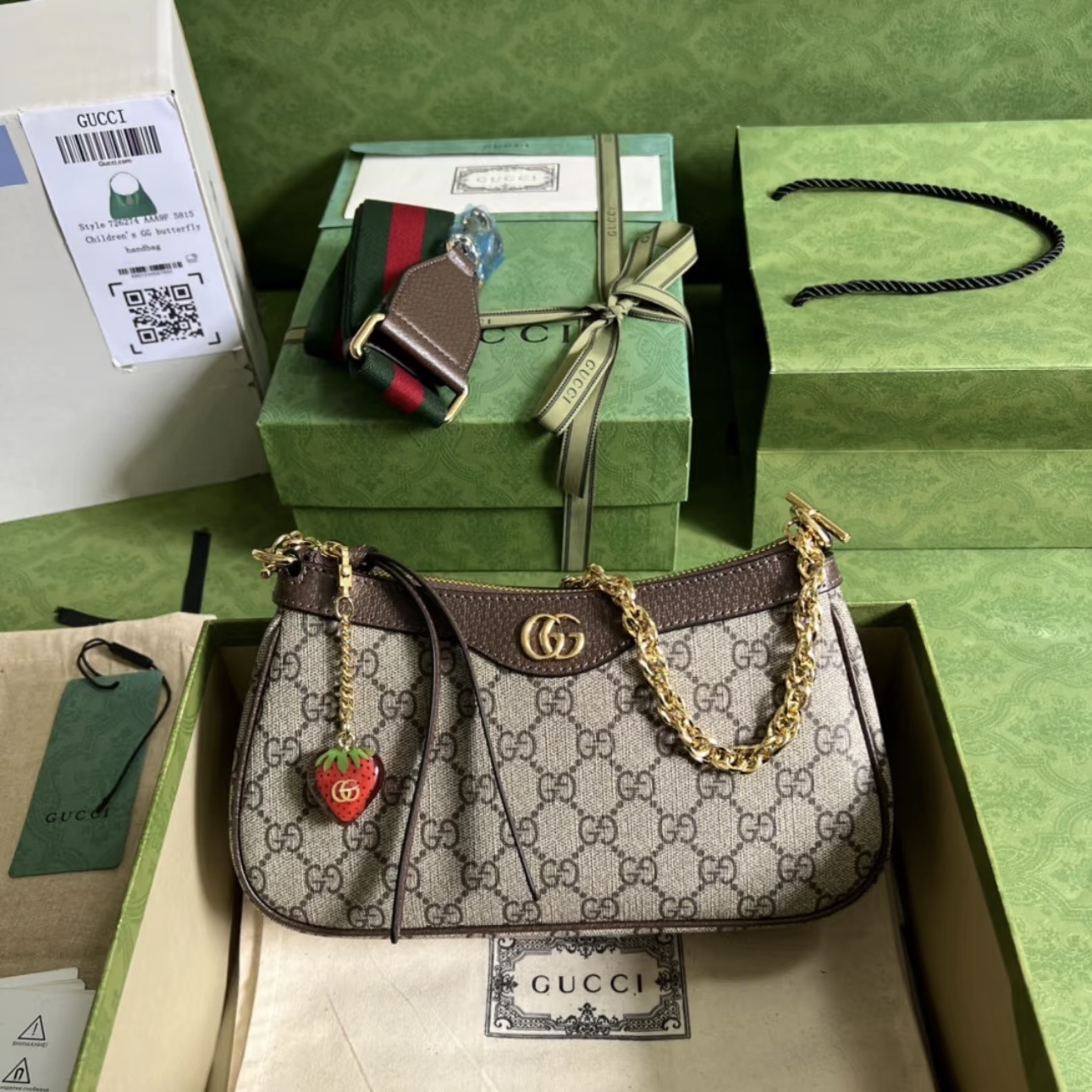 Screenshot GUCCI Ophidia Strawberry Logo Pendant Chain Canvas with Leather Trim Underarm Bag - 图片 2