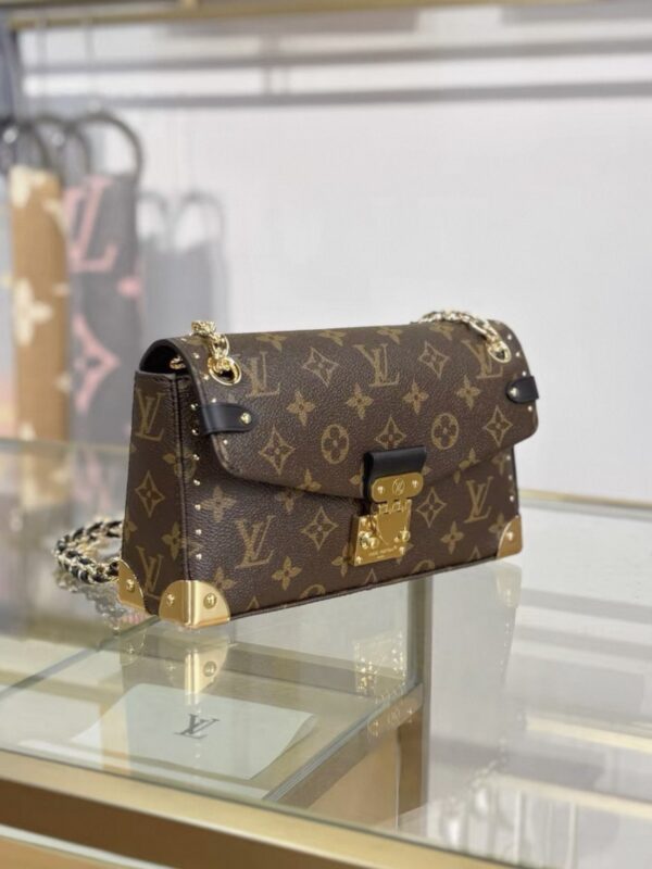 LV Trunkie East West
