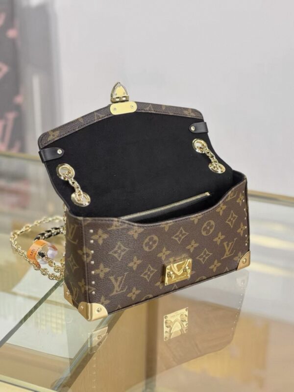 LV Trunkie East West