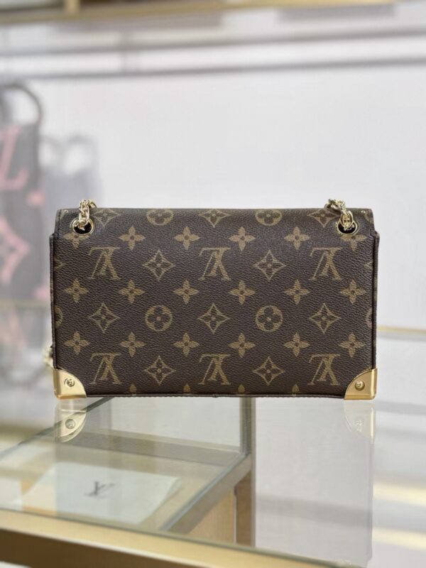 LV Trunkie East West