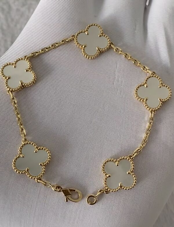 vca vintage alhambra pendant white mother of pearl