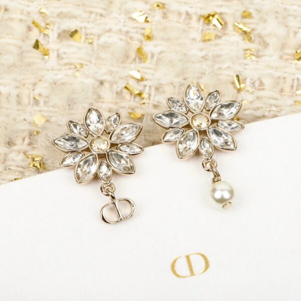 bloom in dior earrings