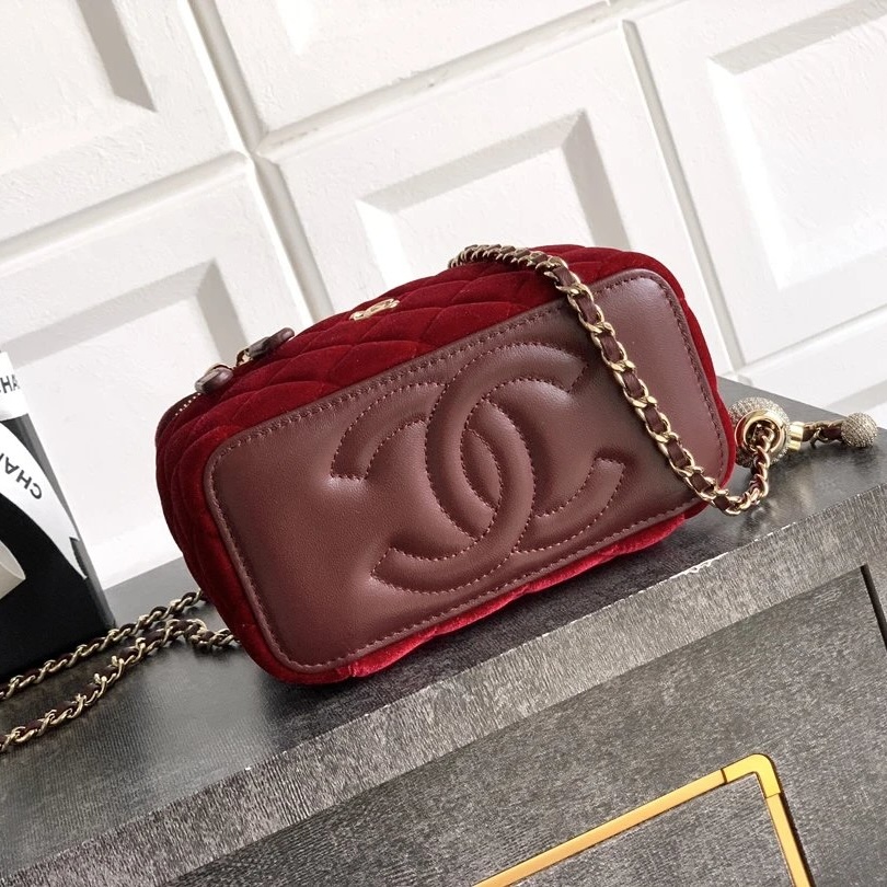 IMG_6571 CHANEL Vanity with Chain Rectangular Ball & Diamond Lock - 图片 5