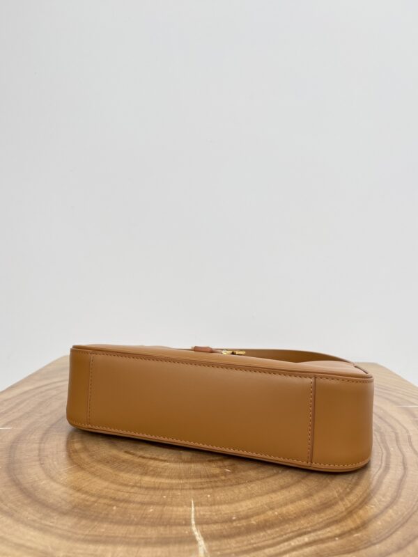 YSL LE5A7 Hobo Bag In Dune