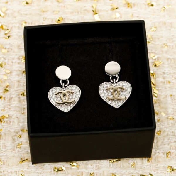 CHANEL Heart Pendant Set