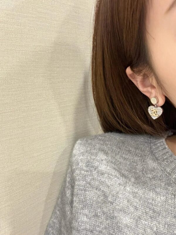 CHANEL Heart Pendant Set
