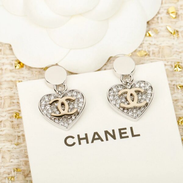 CHANEL Heart Pendant Set