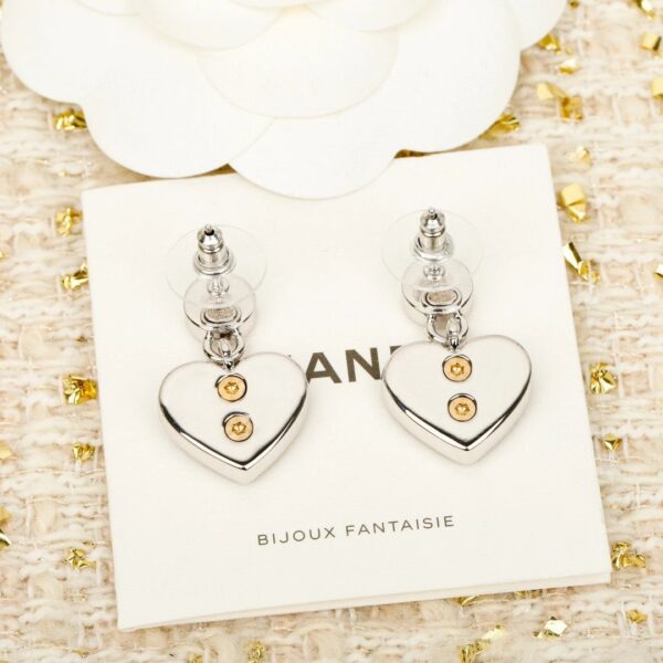 CHANEL Heart Pendant Set