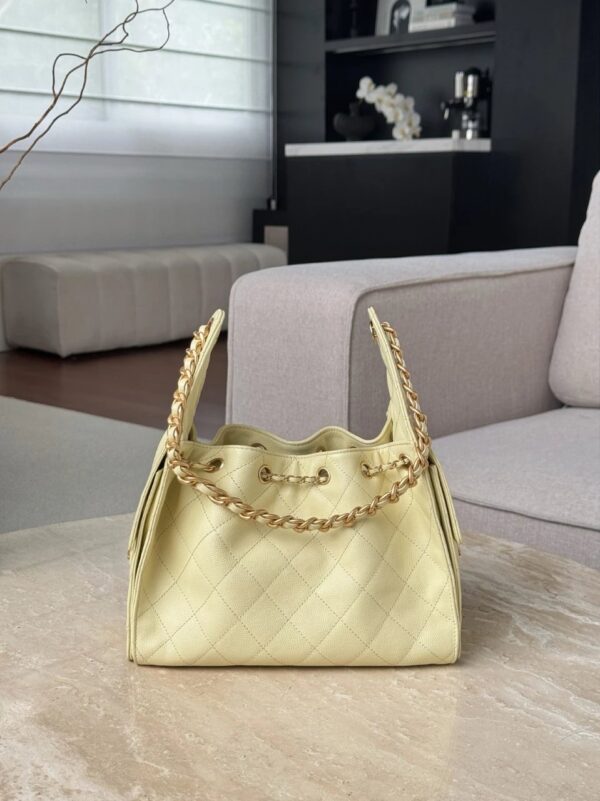 CHANEL 25C Hobo Bag Caviar leather In Chick Yellow