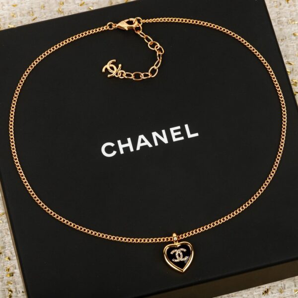 CHANEL Pendant necklace