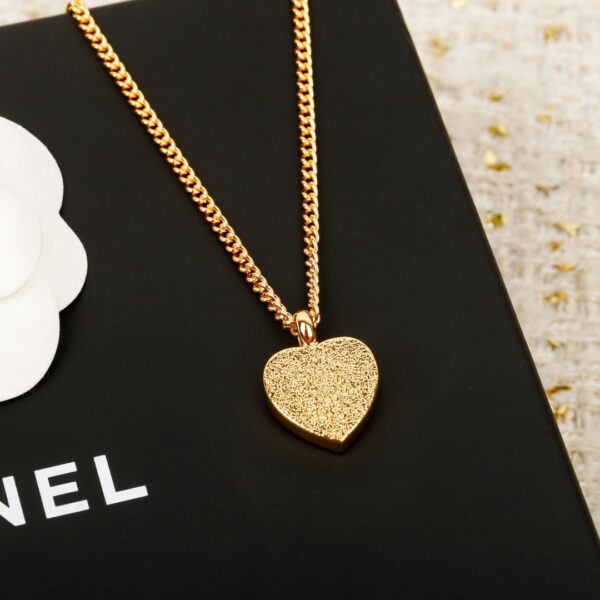 CHANEL Pendant necklace