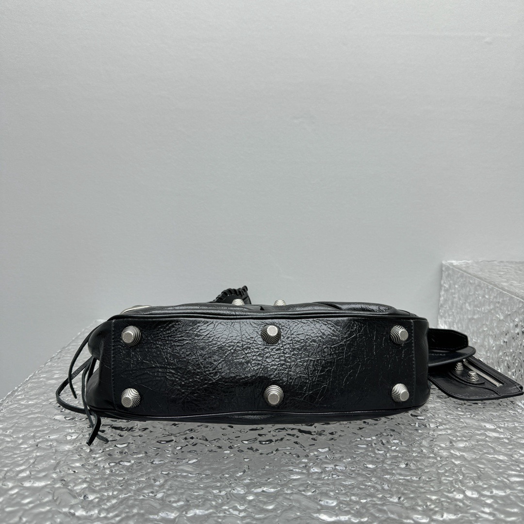 IMG_7395 BALENCIAGA Le Cagole Shoulder Bag Small in Black - 图片 5