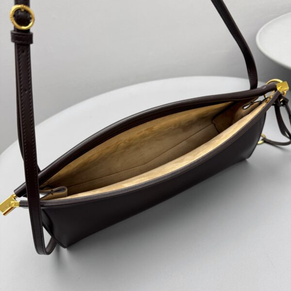 ALAIA Le Click Medium