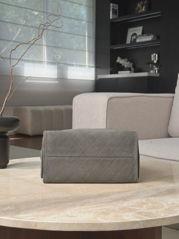 CHANEL 25 Hobo Bag Suede in Grey