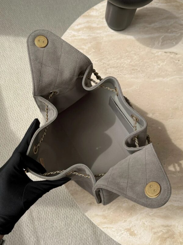 CHANEL 25 Hobo Bag Suede in Grey