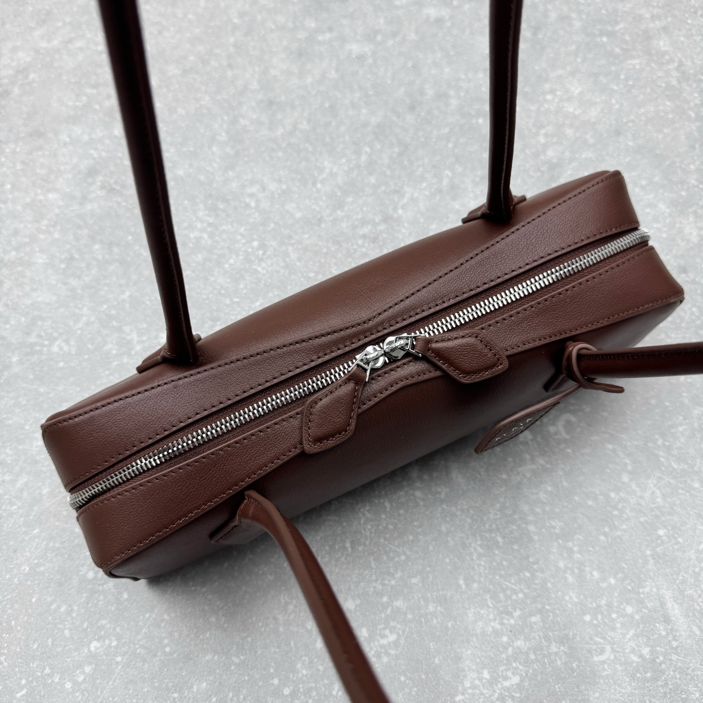 IMG_7607 ALAIA LE TECKEL MEDIUM BAG IN CALFSKIN - 图片 7