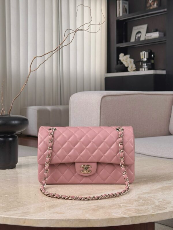 CHANEL Classique Flap Medium Lambskin