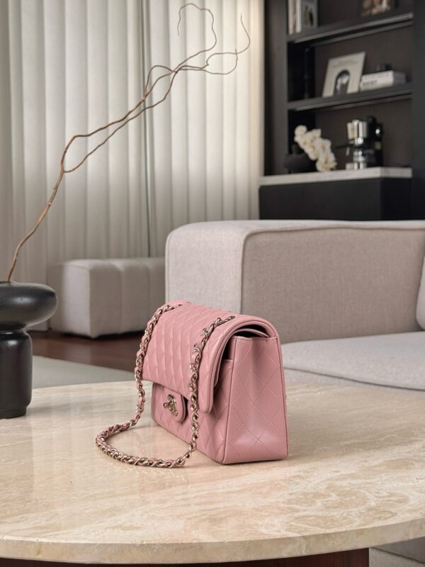 CHANEL Classique Flap Medium Lambskin