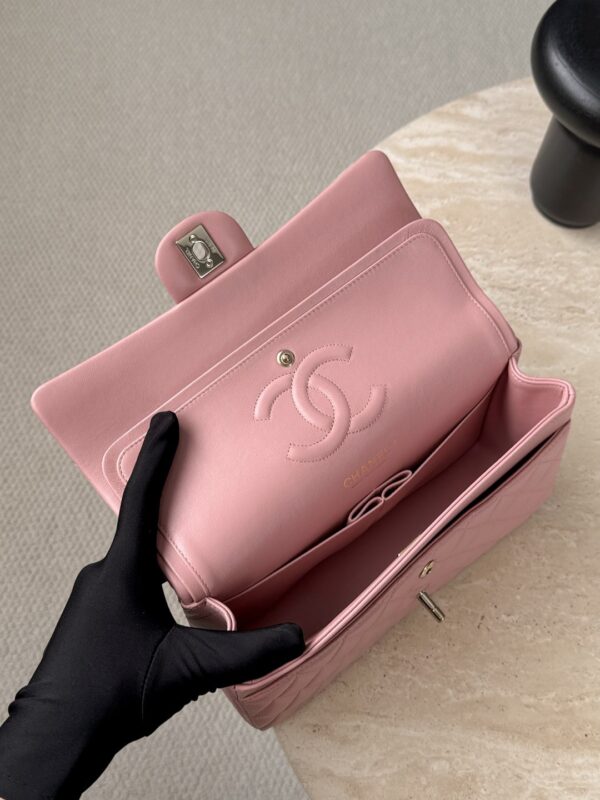 CHANEL Classique Flap Medium Lambskin