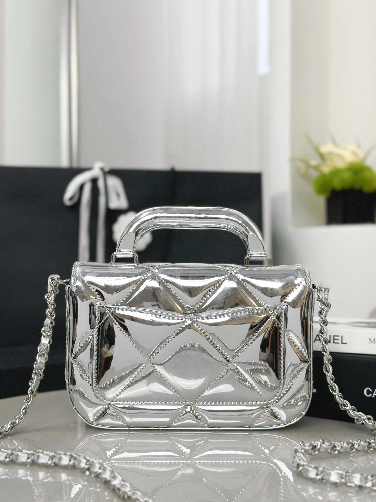 IMG_7958 CHANEL Clutch with Chain Mirror Calfskin - 图片 4