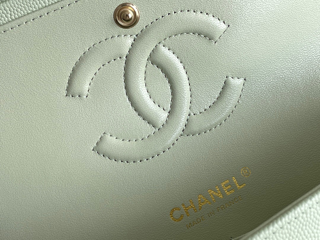 IMG_8179 CHANEL Classique Flap Medium Handbag Caviar Leather - 图片 10