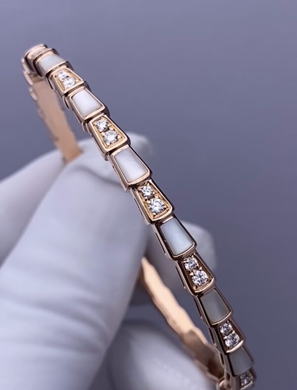 Screenshot BVLGARI Serpenti Viper Bracelet