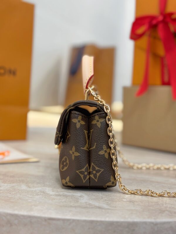LV Nano Madeleine M28426