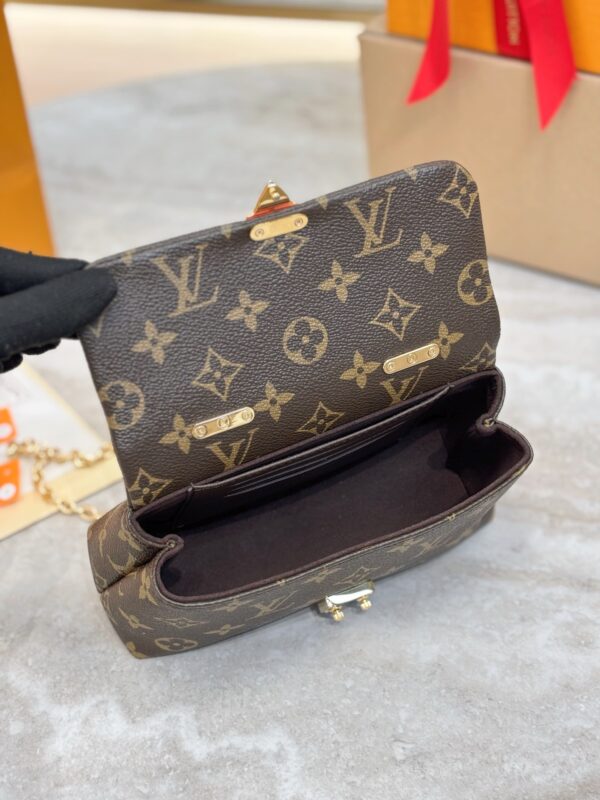 LV Nano Madeleine M28426