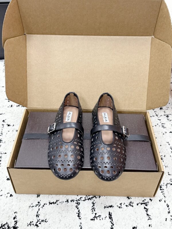 ALAÏA Vienne Lambskin Ballerina Flats