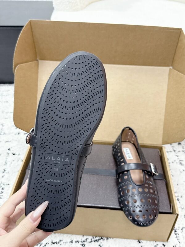 ALAÏA Vienne Lambskin Ballerina Flats