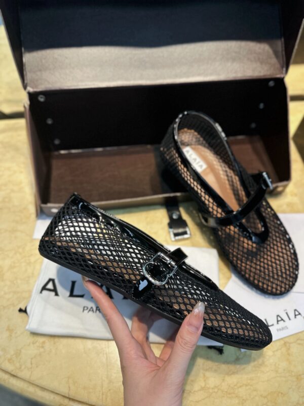 ALAIA BALLET FLATS IN FISHNET