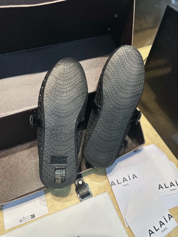 ALAIA BALLET FLATS IN FISHNET