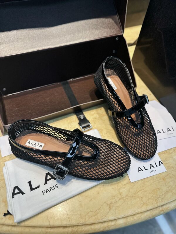 ALAIA BALLET FLATS IN FISHNET