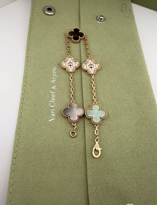 VCA Vintage Alhambra pendant- Grey mother-of-pearl