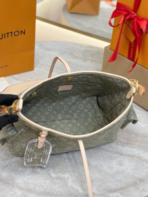 LV Carryall Cargo
