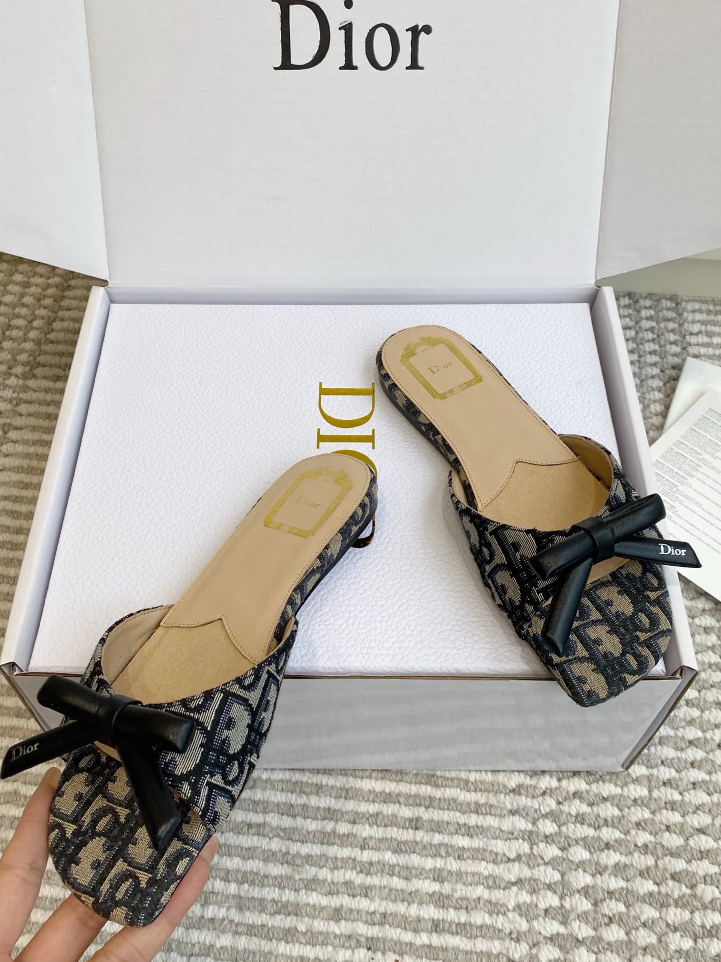 IMG_8398 DIOR Bow Slide Deep Blue Dior Oblique Embroidered Cotton - 图片 4