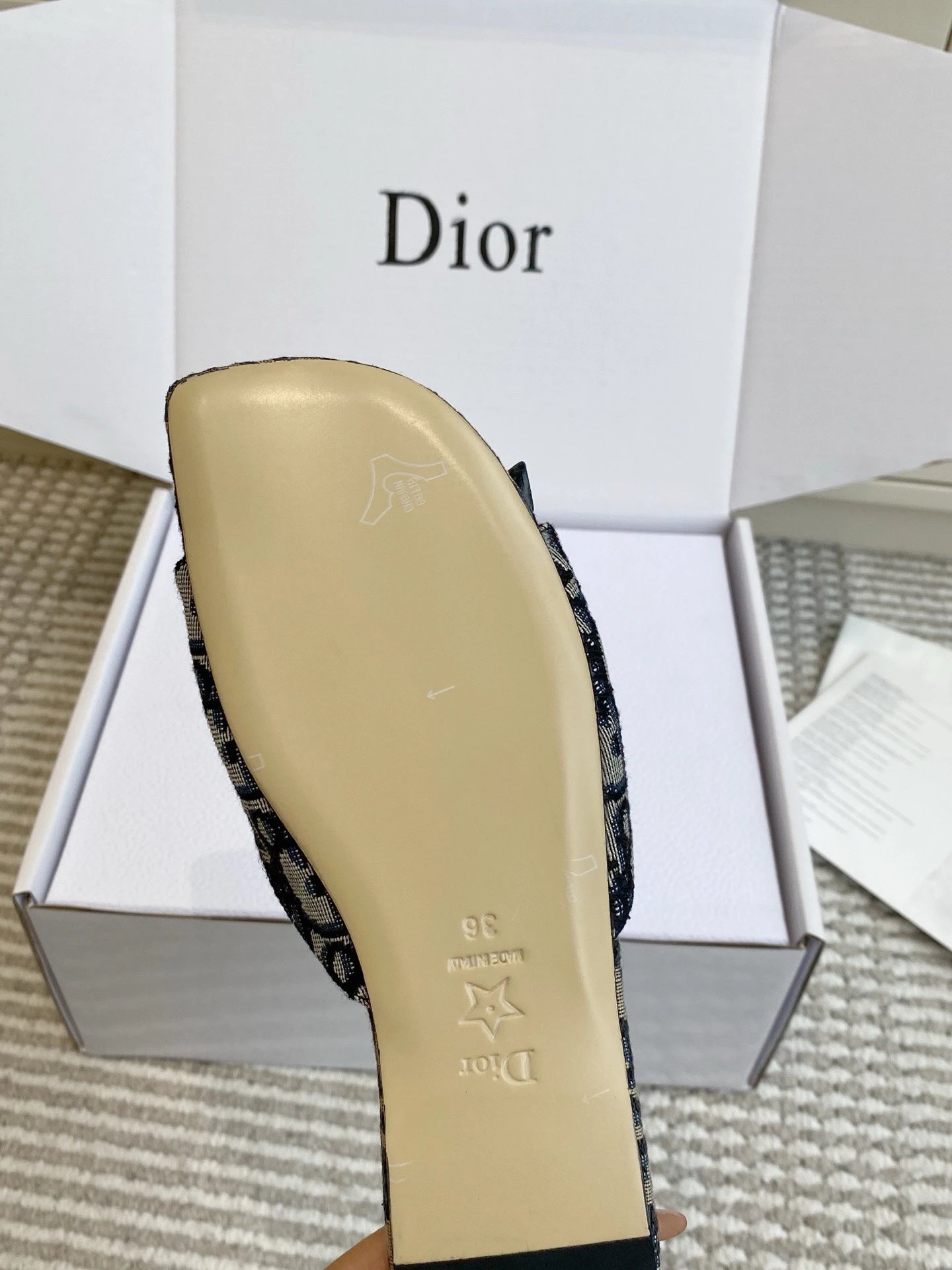 IMG_8403 DIOR Bow Slide Deep Blue Dior Oblique Embroidered Cotton - 图片 7