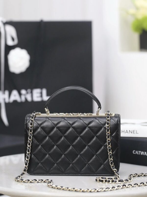 chanel 25s lambskin & crystal woc