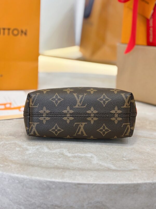 LV Hills M27509