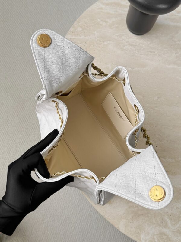 CHANEL 25P Hobo Bag Caviar leather In White