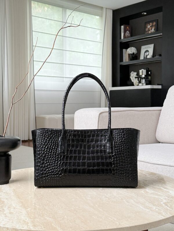 YSL Manhattan