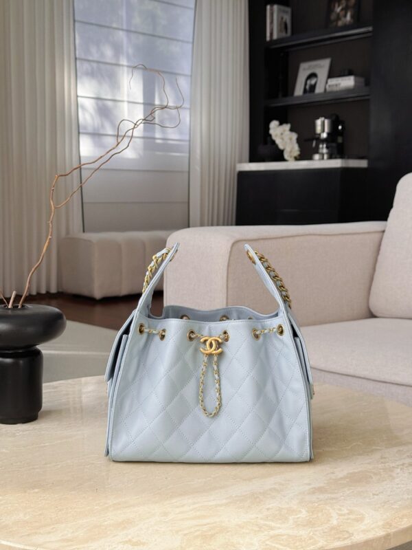 CHANEL 25A Hobo Bag Caviar leather In Light Blue