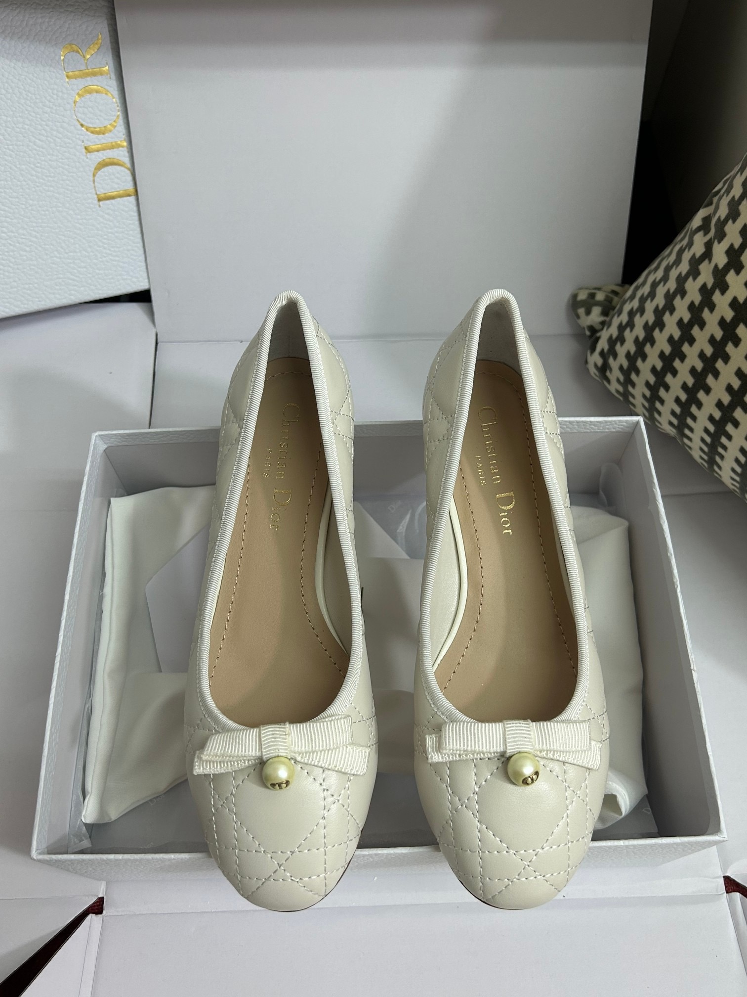 IMG_8859 DIOR Ballet Flat Latte Quilted Cannage Calfskin - 图片 2