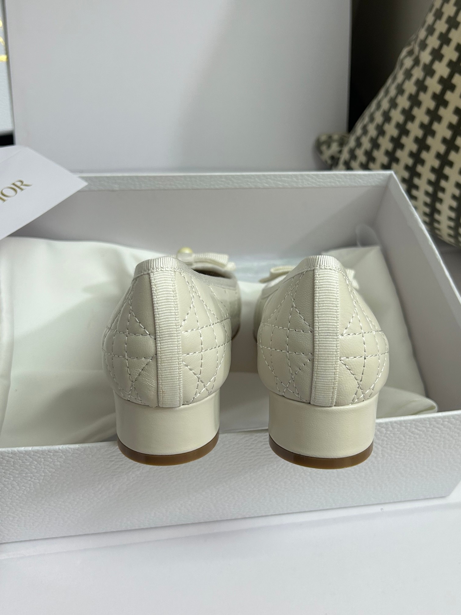 IMG_8863 DIOR Ballet Flat Latte Quilted Cannage Calfskin - 图片 5