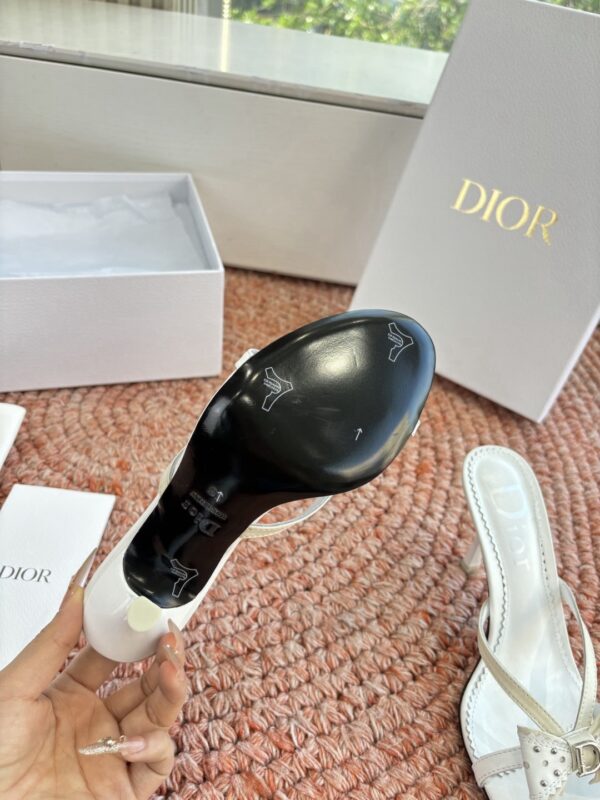 DIOR vintage christian dior 2000s white ‘d’ bow heels