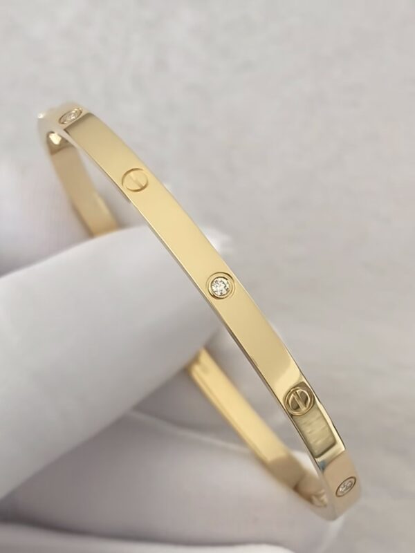 Screenshot Cartier Love Bracelet Narrow version 4 Diamonds