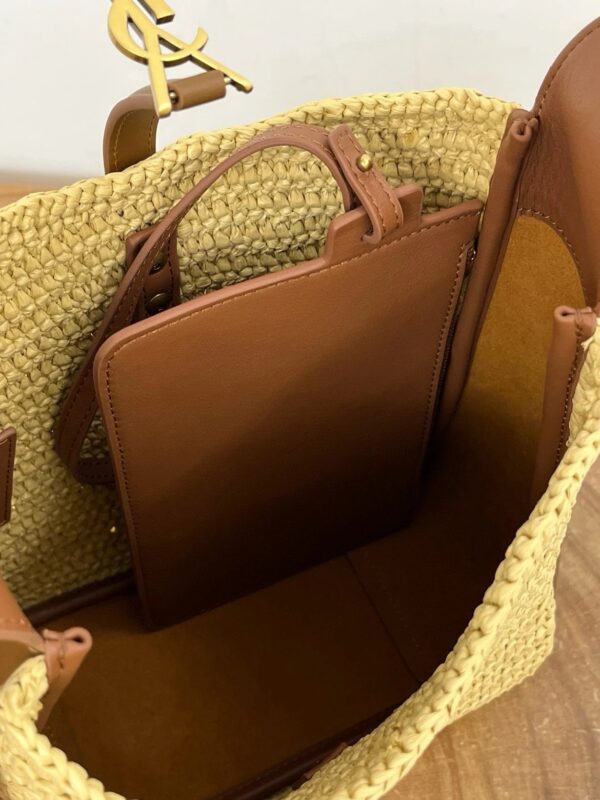 ysl le 5 À 7 supple small in raffia and leather in beige