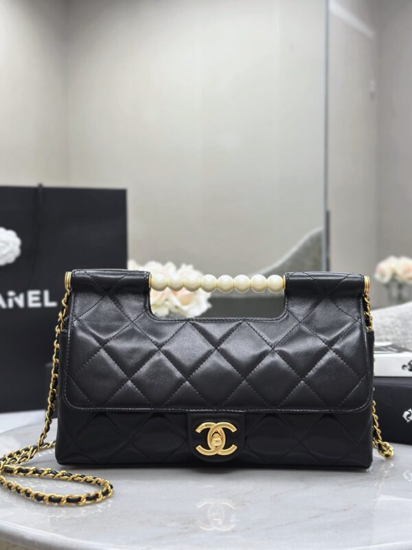 CHANEL 25P Pearl handle chain flap bag