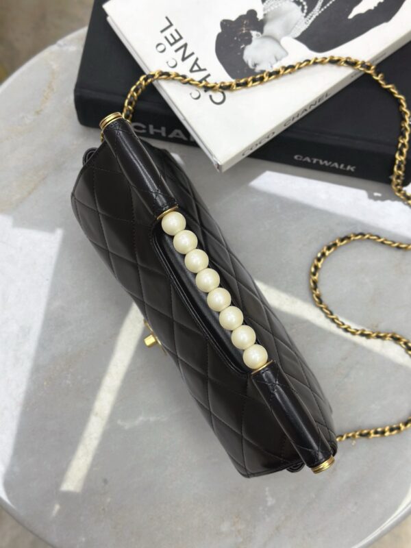 CHANEL 25P Pearl handle chain flap bag